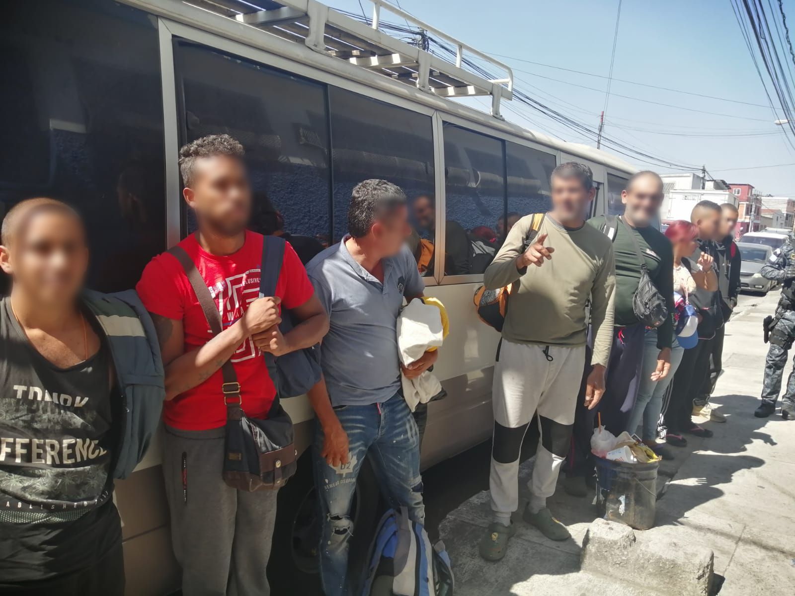 Venezolanos y colombianos con situación migratoria irregular viajaban en un microbús en Palencia.